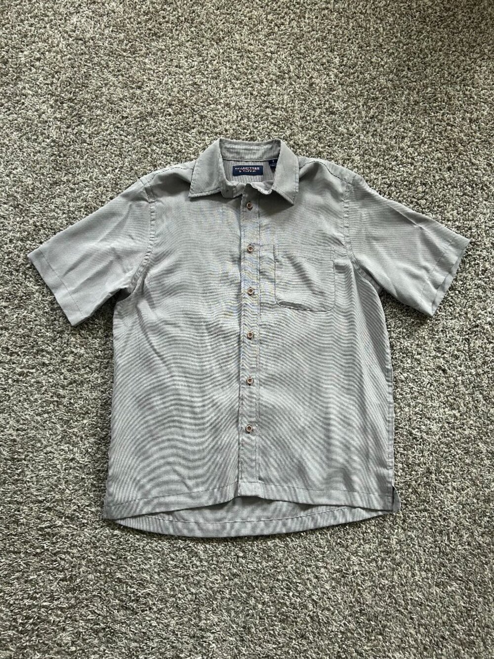 Roundtree & Yorke Men's Light Gray Button-Down Short Sleeve Shirt